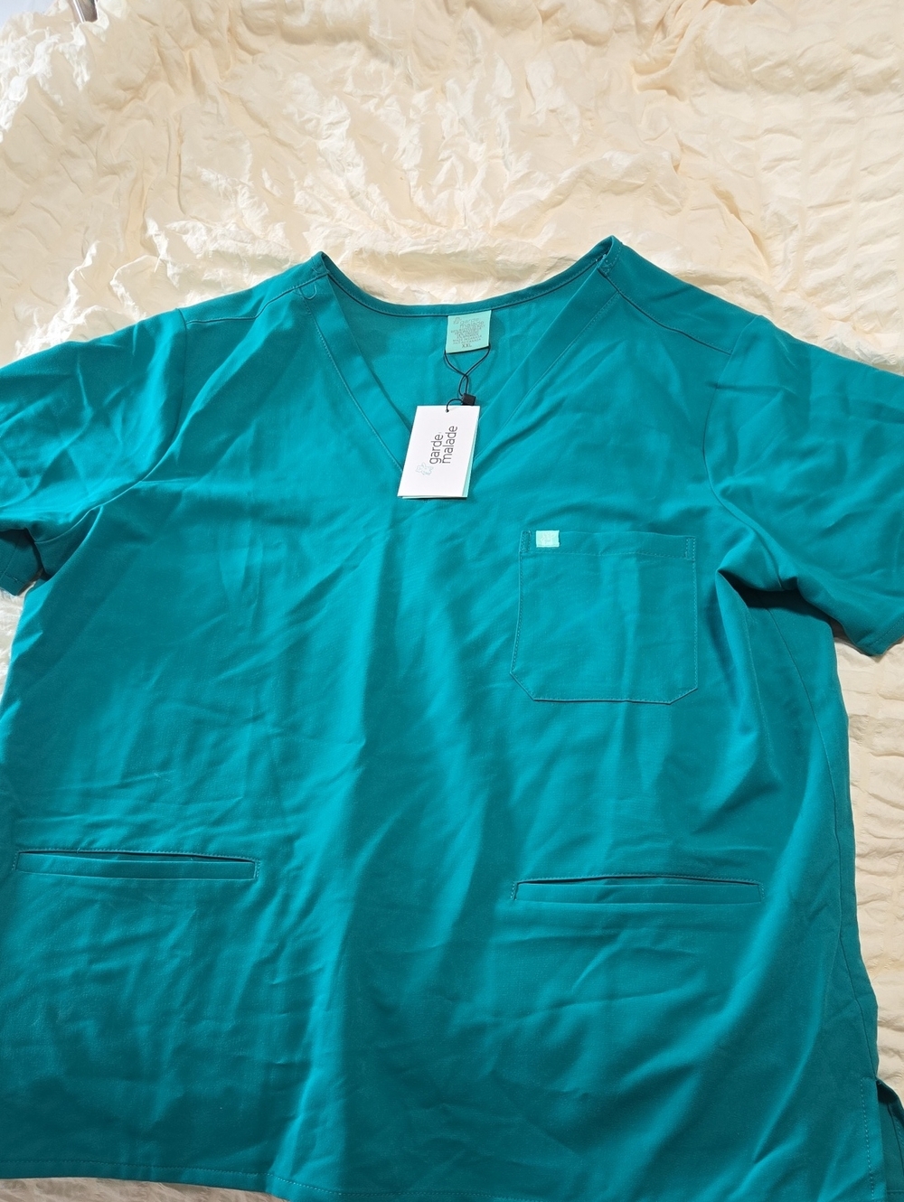 Garde Malade Actic Mint 3 Pocket Scrub Top- NWT